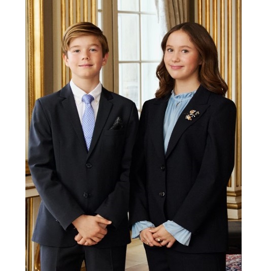 13歳の誕生日に公開したヴィンセント王子とヨセフィーネ王女のポートレート。双子のきょうだいは、フレデリック皇太子夫妻の末っ子だ（画像は『DET DANSKE KONGEHUS　2024年1月8日付Instagram「Deres Kongelige Højheder Prins Vincent og Prinsesse Josephine har fødselsdag og fylder i dag 13 år」』のスクリーンショット）