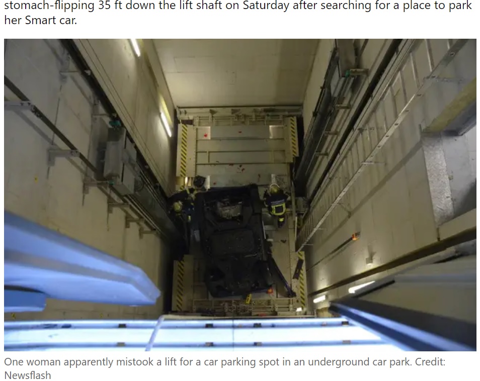 ドイツのある地下駐車場で2022年10月、駐車スペースを探していた女性が誤って自動車用エレベーターへ車ごと突っ込んでしまい、10メートル下に転落。女性は自力で車の中から這い出していた（画像は『LADbible　2022年10月10日付「Woman mistakes lift for parking spot and plunges smart car 35ft down shaft」（Credit: Newsflash）』のスクリーンショット）