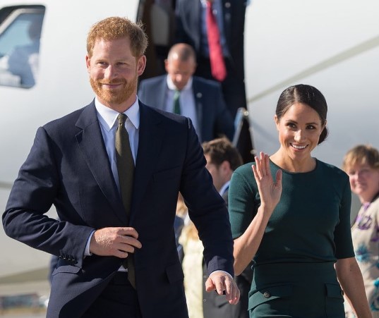 ヘンリー王子とメーガン妃が米テキサス州オースティンへ。現地時間7日、夫妻が初デートに関連するレストランでディナーを楽しむ姿が目撃された（『The Prince and Princess of Wales　Instagram「The Duke and Duchess of Sussex arrive in Dublin for their first official visit to Ireland」』より）