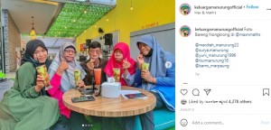 インドネシアのスマトラ島に住むある一家は、6人きょうだいのうち4人が非常に特徴的な顔を持つ。2021年、メディアのインタビューに応じ、これまでの苦悩や前向きに生きることができるようになったきっかけなどについて語っていた（『KELUARGA MANURUNG OFFICIAL　Instagram「Foto Bareng Nongkrong di」』より）