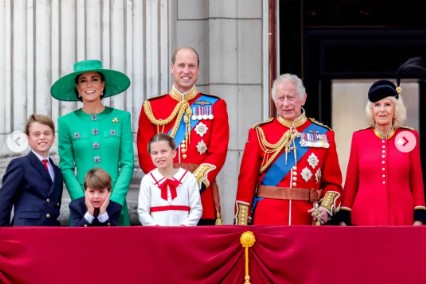 2023年6月、「トゥルーピング・ザ・カラー」に出席したキャサリン皇太子妃。バッキンガム宮殿のバルコニーでは、家族と並んで笑顔を見せていた（『The Prince and Princess of Wales　Instagram「Thank you to everyone involved in this year’s Trooping the Colour.」』より）