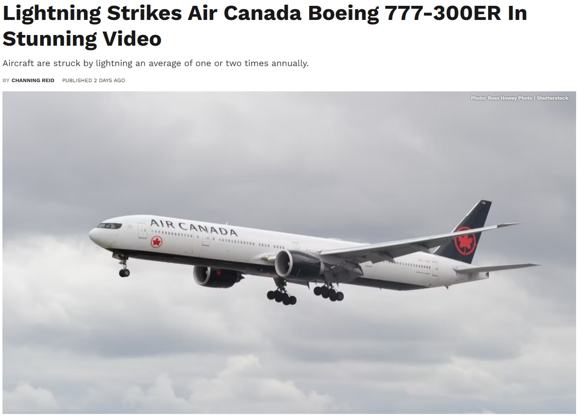 バンクーバー国際空港を離陸した飛行機は、雲が広がった空に向かって上昇していた。そして間もなく、機体に雷が直撃した（『Simple Flying　「Lightning Strikes Air Canada Boeing 777-300ER In Stunning Video」（Photo: Ross Howey Photo | Shutterstock）』より）