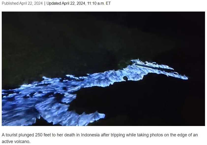 インドネシアのジャワ島にあるイジェン山。山の亀裂から発生する硫黄ガスが青く燃え、その様子が神秘的だとして人気の観光スポットになっている（『New York Post　「Tourist plunges 250 feet to her death into active volcano while posing for photo」』より）