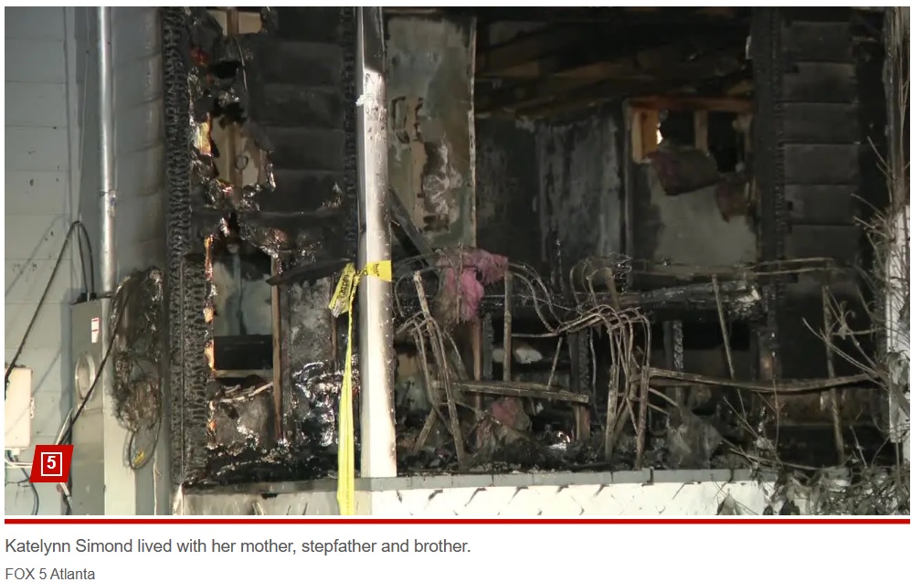 火災後の室内の様子。かなり激しく燃えたことがうかがえるが、ケイトリンちゃんは愛犬を救おうと火の中に飛び込んだ（『New York Post　「Heroic 11-year-old girl dies in house fire while trying to rescue her puppy」（FOX 5 Atlanta）』より）
