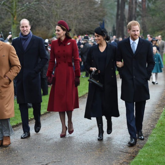 ヘンリー王子夫妻に対して王室との関係修復のため、ウィリアム皇太子夫妻は尽力するも…（『The Prince and Princess of Wales　Instagram「Merry Christmas!」』より）