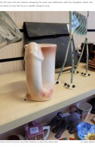 英南部トローブリッジに住む女性は2021年5月、チャリティショップにて150円でマグカップを購入するも「恥ずかしくて使えない」と嘆いていた（『Deadline News　「Pharmacy worker shocked to find phallic shaped mug in charity shop」（Hayley Baldwin）』より）