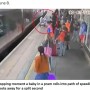 【海外発！Breaking News】駅ホームでベビーカーが電車と接触　赤ちゃんは奇跡的に無事（英）＜動画あり＞