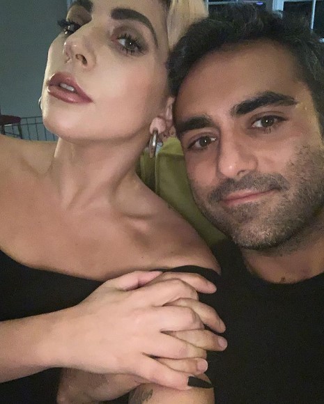 2019年末にロマンスが浮上したガガとマイケル氏。2020年3月のパンデミック中には、一緒に隔離生活を送っていた（『Lady Gaga　Instagram「Day 6 of self-quarantining!」』より）