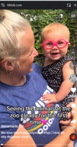 ネブラスカ州オマハのヘンリー・ドアリー動物園＆水族館を訪れたピタちゃん。動物たちを見て満面の笑みを浮かべていた（『danamarie.711　TikTok「We love ＠henrydoorlyzoo」』より）